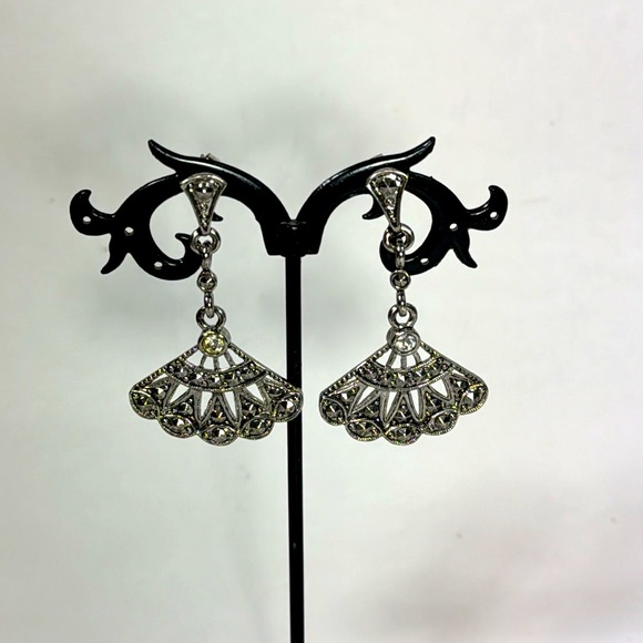 Vintagege Collezio Fan Watch Necklace and Earrings - Picture 2 of 8